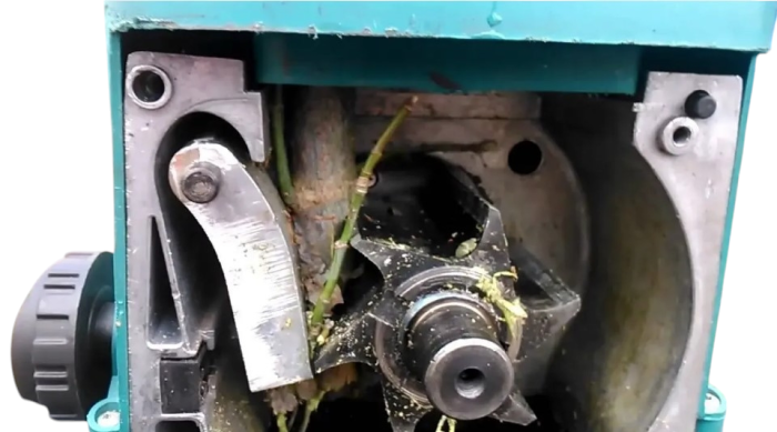 Подрібнювач гілок садовий мережевий MAKITA UD2500 подрібнювач Макіта фрезерний із контейнером на 67 л